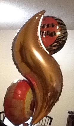 Balloon Bouquet Curve and 2 Mylar