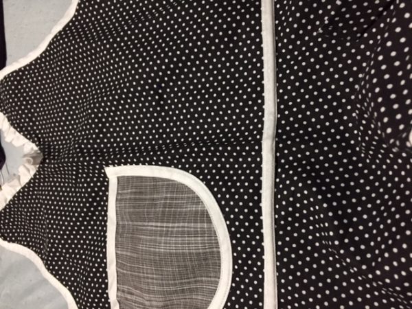 cos f apron blk polka dots