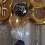decor bal 2 numbers and bouq in the middle